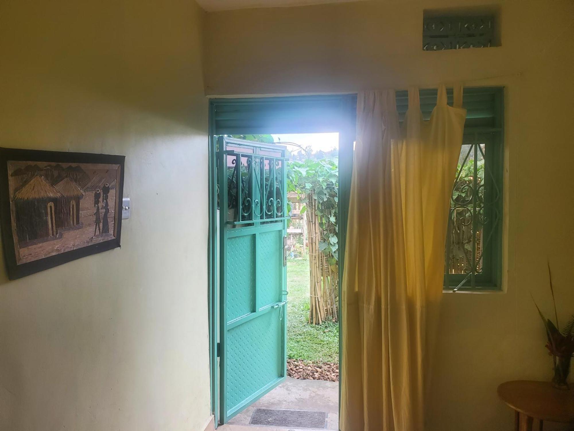Gaia Eco Hub Bnb Fort Portal Dış mekan fotoğraf